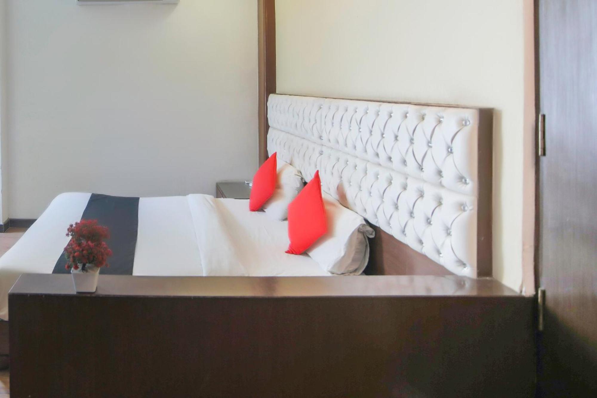 Hotel O Parktel Indirapuram Ngoại thất bức ảnh